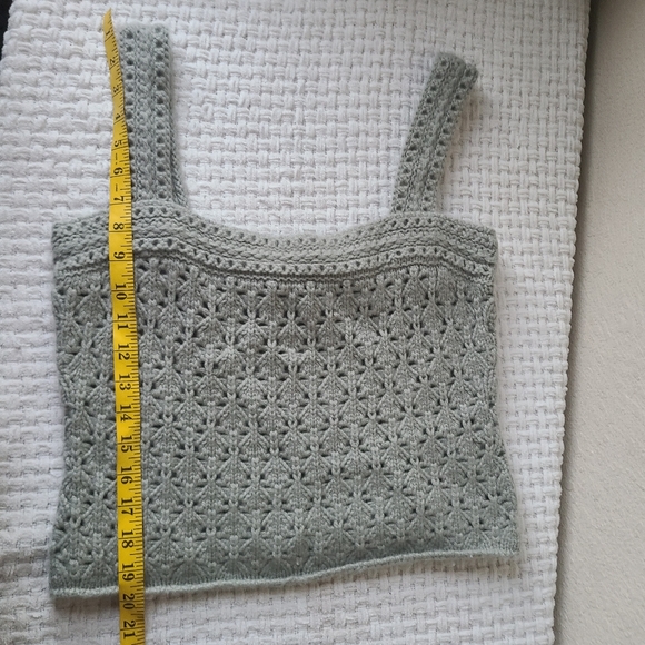 Vince Crochet Knit Sage Women's Top Size M - Picture 4 of 8